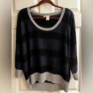 DKNY~NAVY WIDE STRIPE ~METALLIC BLOUSE~SIZE LG
